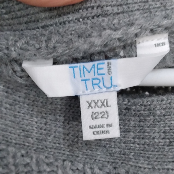 (144) Time True Sweater, Size XXXL - Picture 4 of 6